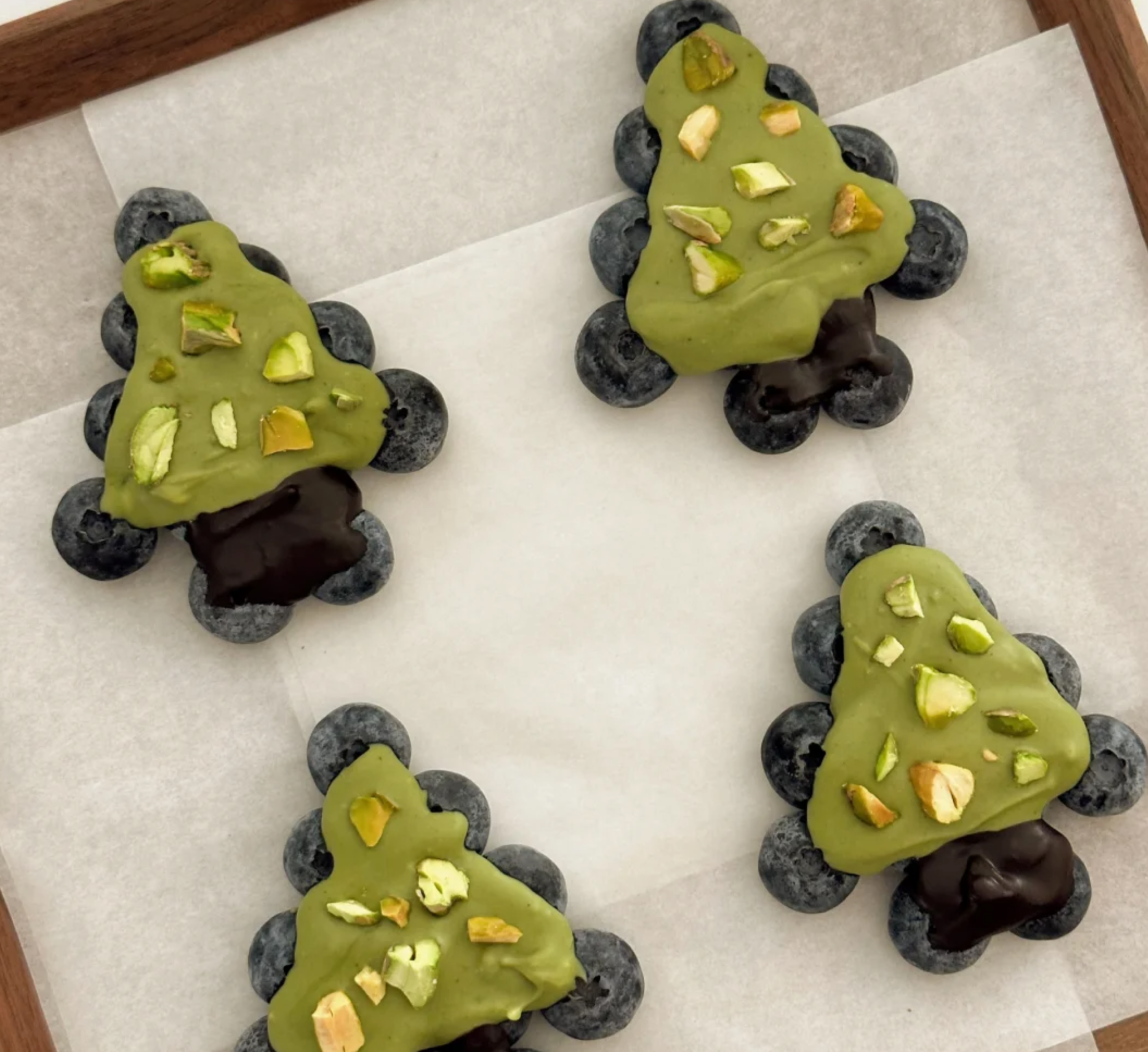 Matcha Chocolate Blueberry Crunch