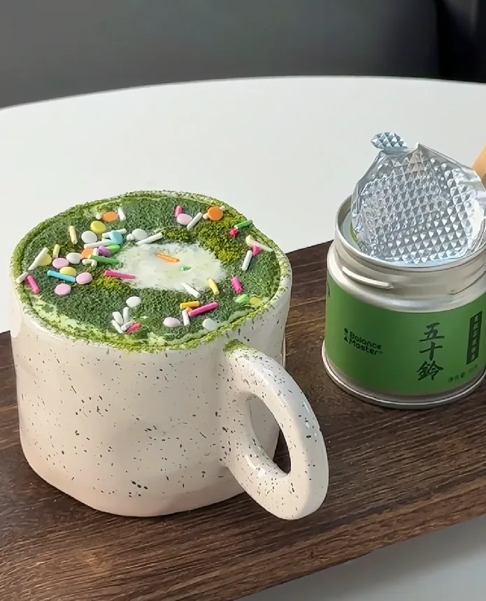 抹茶甜甜圈拿铁